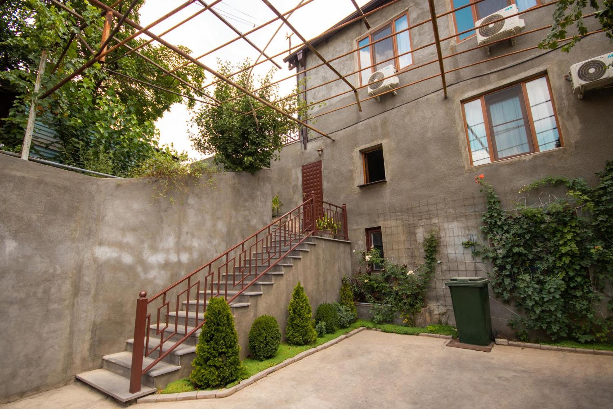 יירבאן Hillside Guest House מראה חיצוני תמונה